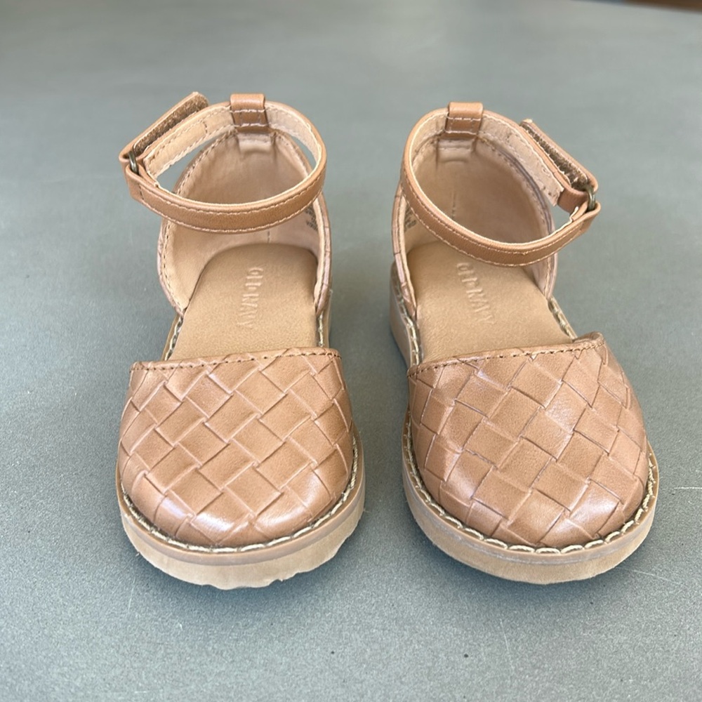 Toddler/baby girl tan woven pattern sandal